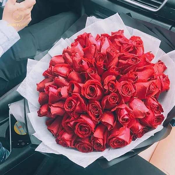 Một bó hoa đơn giản cũng có thể trở thành quà tặng sinh nhật vợ đầy ý nghĩa