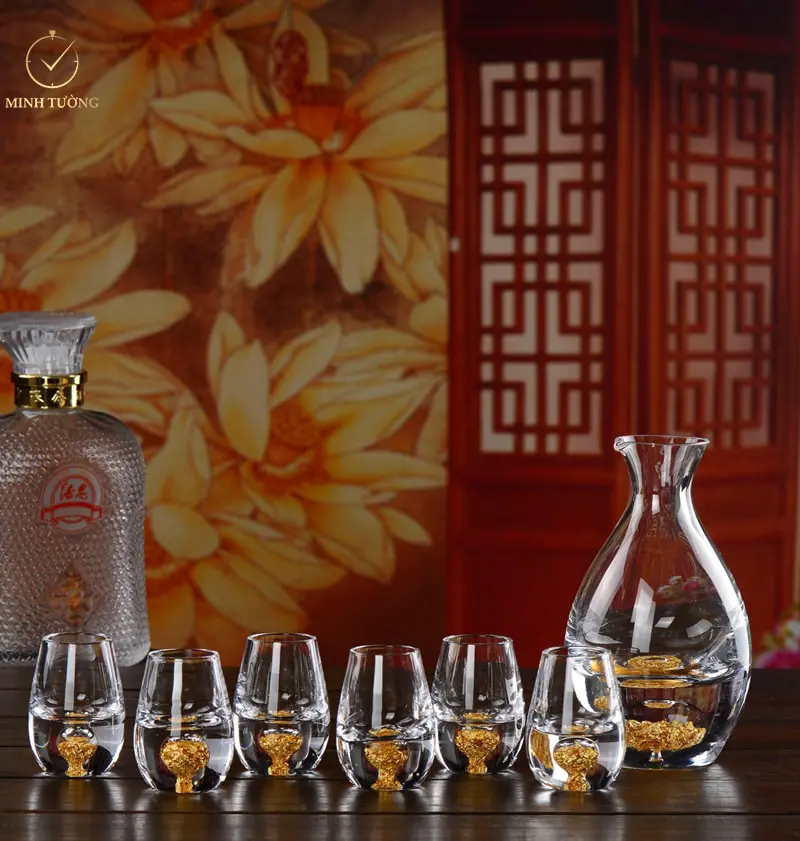 Tặng ly uống nước pha lê thể hiện tâm ý, sự chân thành của người tặng