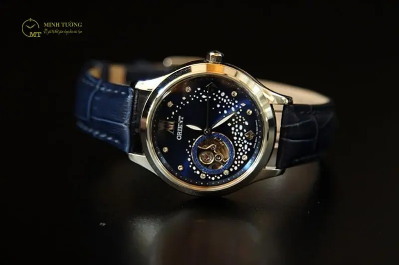 Orient và rất nhiều thương hiệu có đồng hồ tự động lộ máy đều sử dụng máy cơ tự động 4Rxx của Seiko