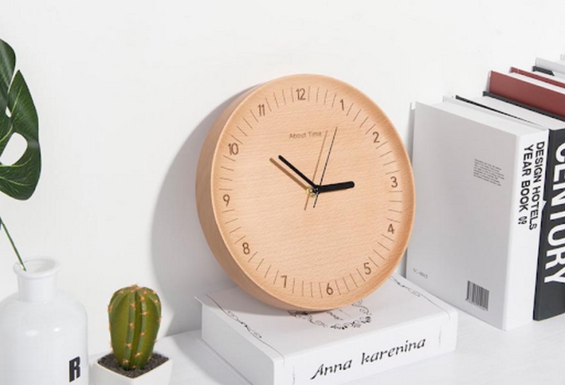 Chất liệu gỗ tăng nét đẹp cổ điển, tinh tế trong thiết kế đồng hồ