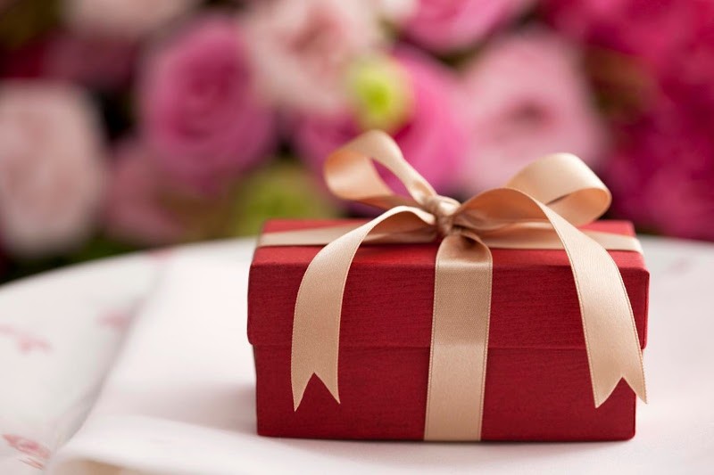 Quà tặng tân gia cần thể hiện được tình cảm của người tặng đến chủ nhà