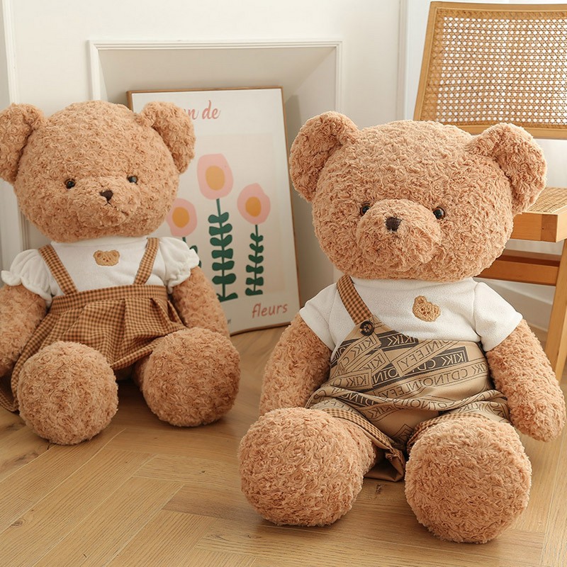 Gấu bông - món quà đặc biệt được lòng các cô gái, khi trưng bày hay ôm ngủ mỗi tối đều rất thích hợp