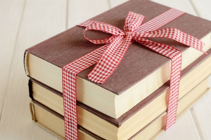 Những cuốn sách cũng là món quà Valentine vô cùng ý nghĩa và đầy yêu thương 