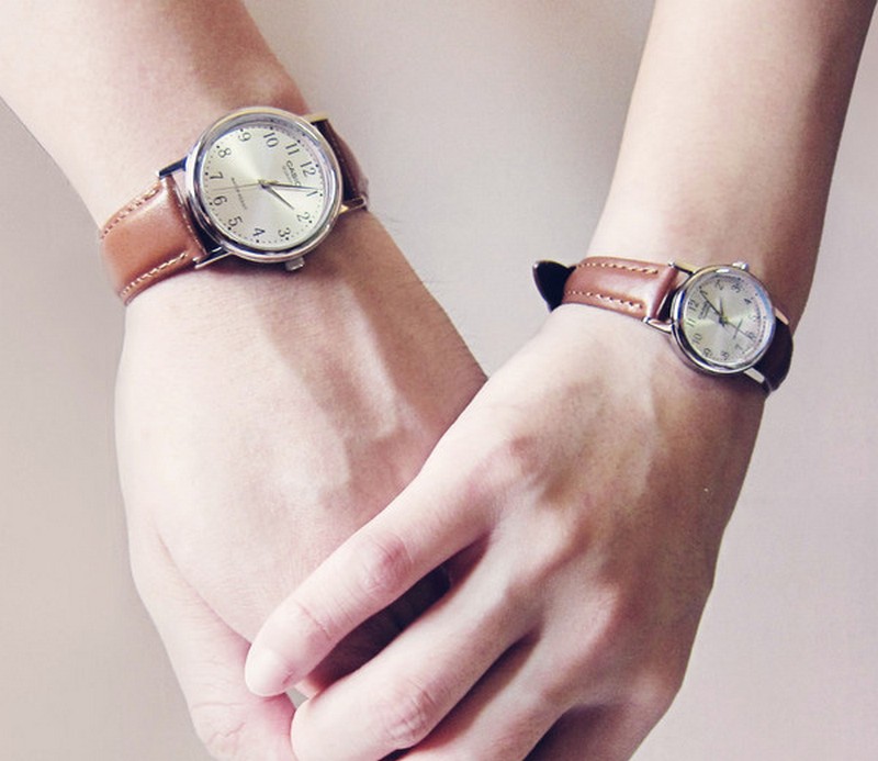 Rất nhiều các mẫu đồng hồ đeo tay đôi mà bạn có thể lựa chọn đeo cùng với người bạn đời của mình 