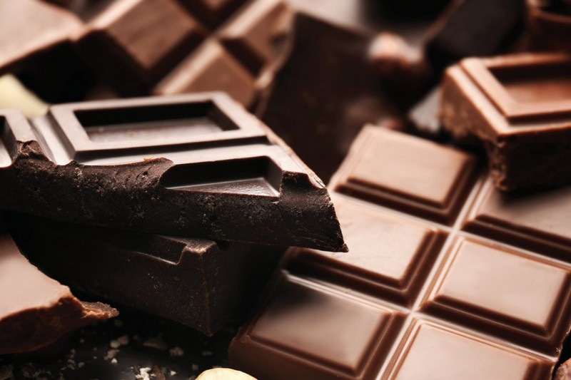 Tặng socola được rất nhiều người lựa chọn và yêu thích bởi nó không chỉ ngon mà còn mang nhiều ý nghĩa sâu sắc