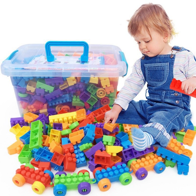 Lựa chọn các mẫu đồ chơi xếp hình để tăng khả năng tư duy và sắp xếp cho bé